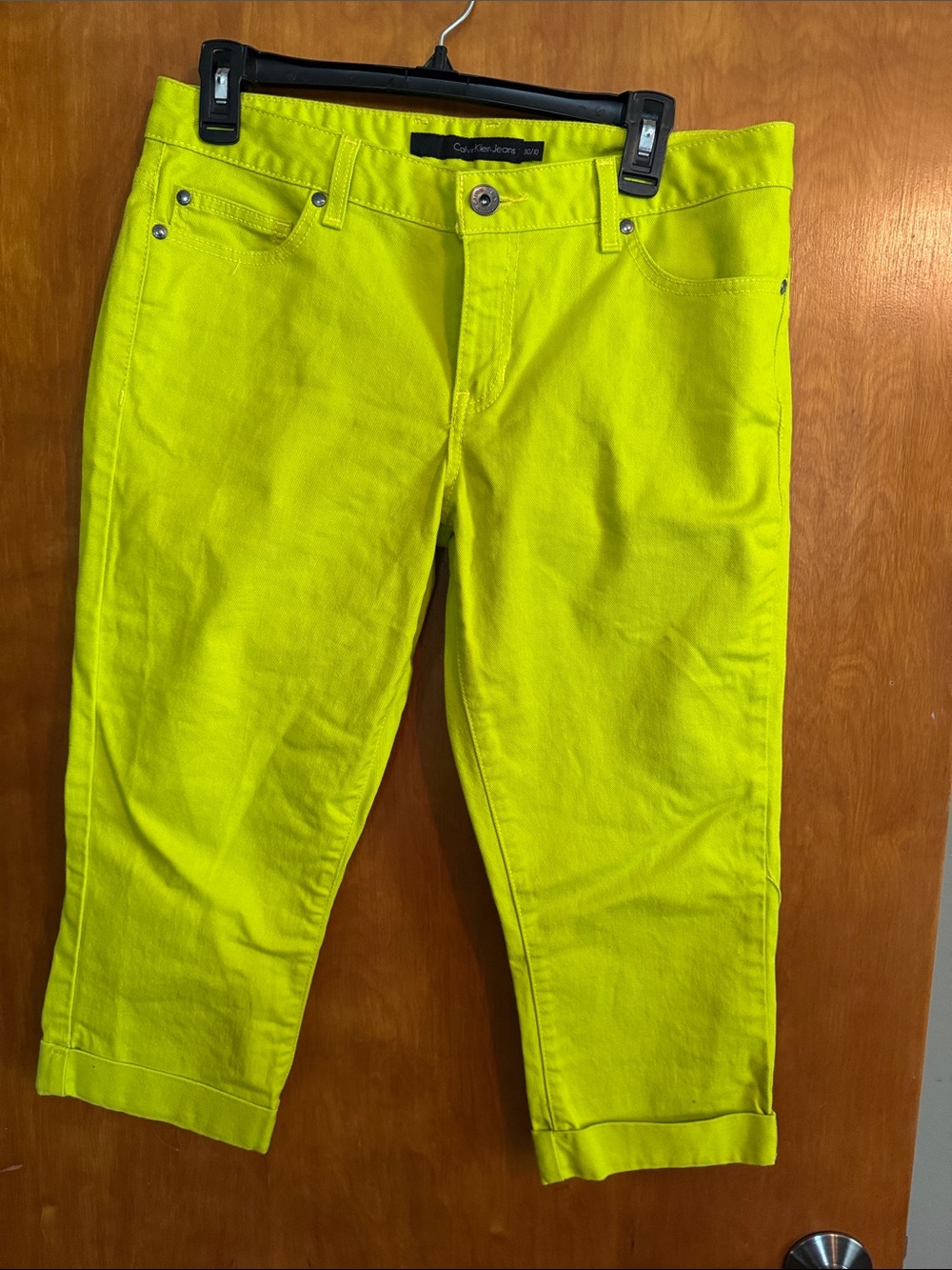 Calvin Klein Chartreuse Capri Cropped Jeans 10/30